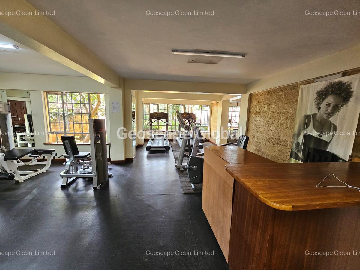 Furnished 2 Bed Apartment with En Suite in Brookside - 12