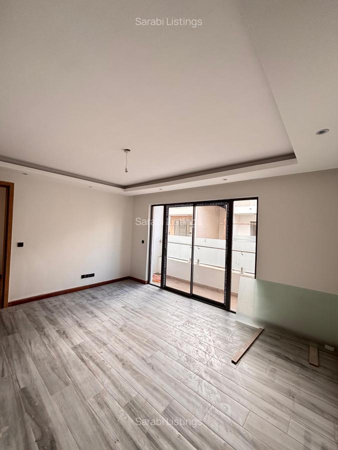 6 Bed Townhouse with En Suite in Lavington - 2