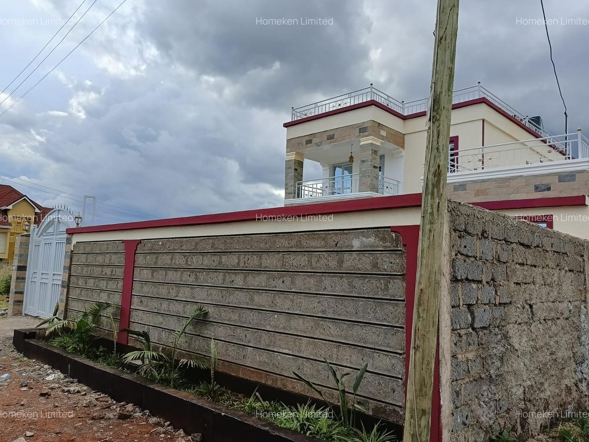 4 Bed House with En Suite at Luxurious 4 Bedrooms Maisonette - 11