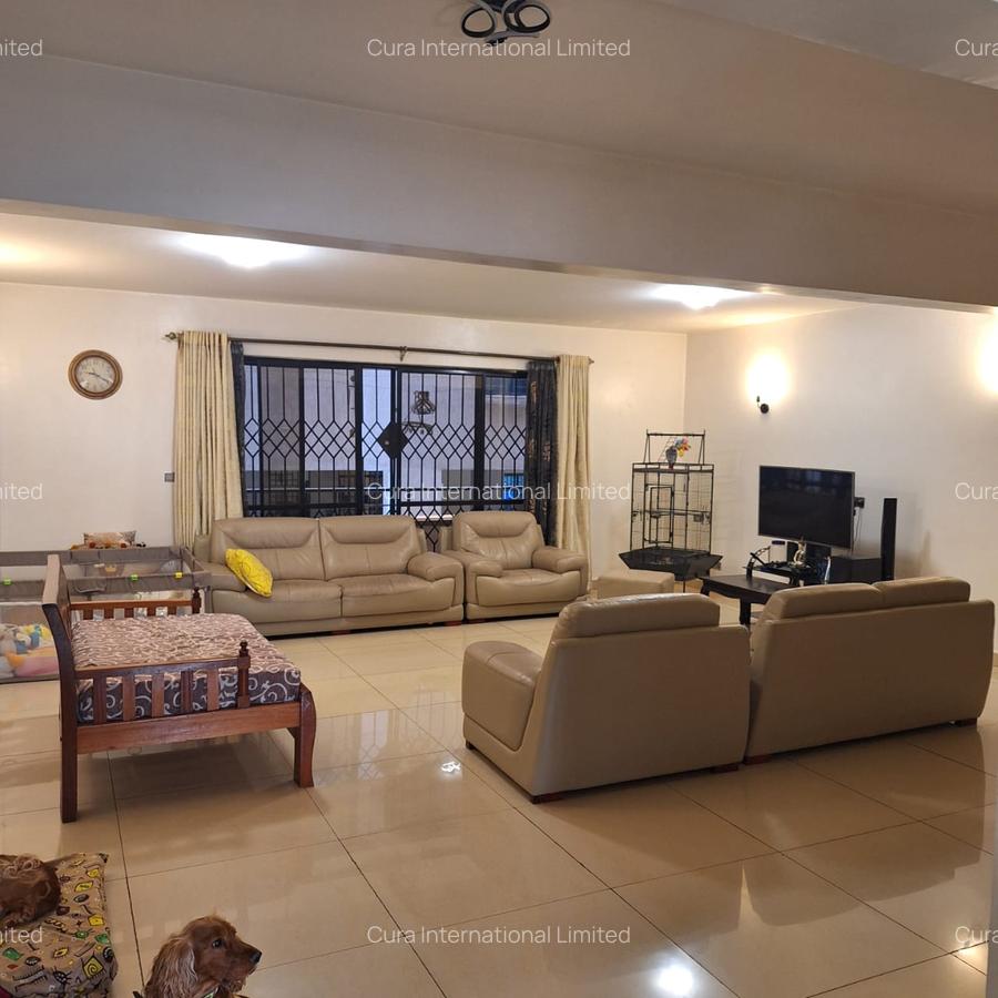 4 Bed Apartment with En Suite in Parklands - 1