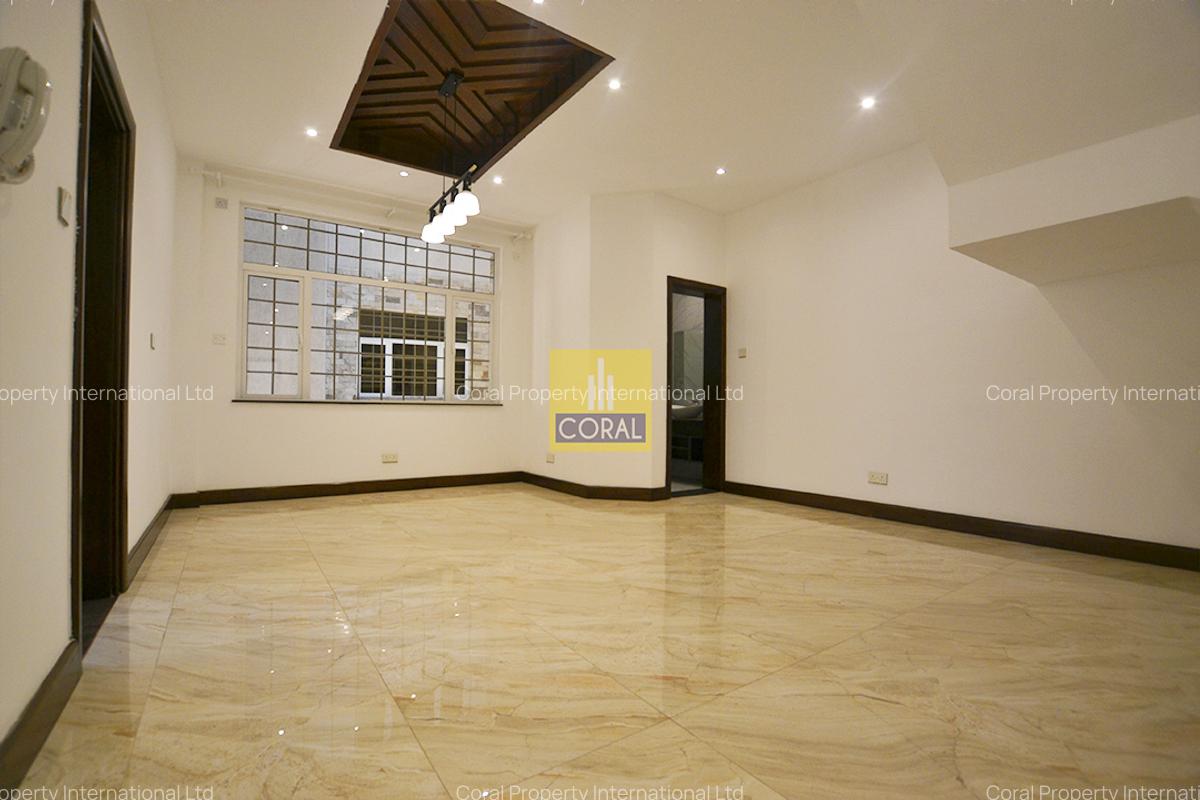 4 Bed Townhouse with Garden in Spring Valley - 11