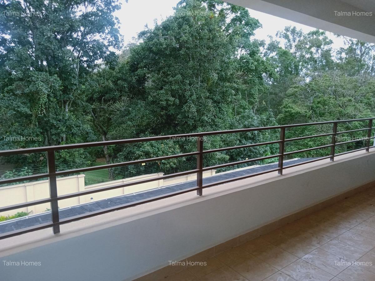 5 Bed Townhouse with En Suite in Lavington - 2