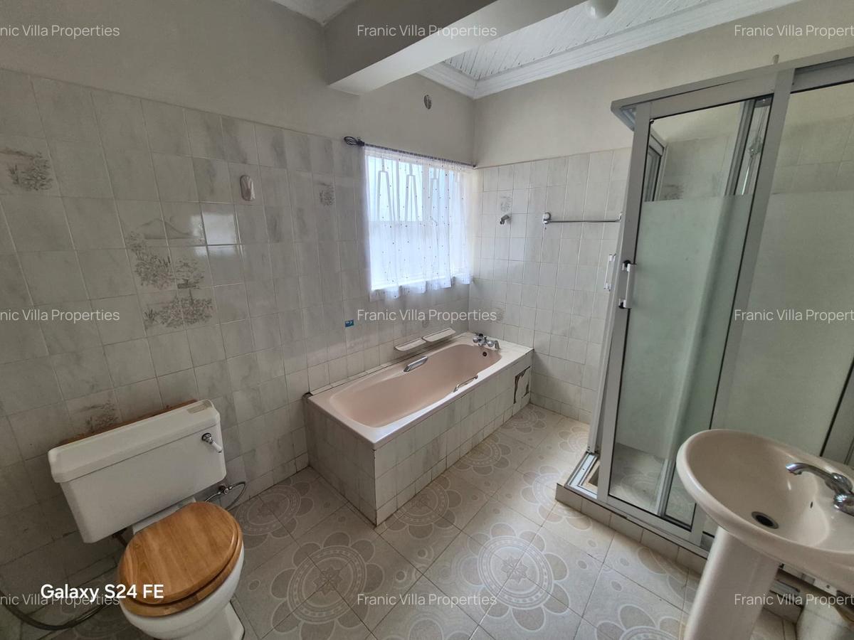 3 Bed House with En Suite at Runda - 12