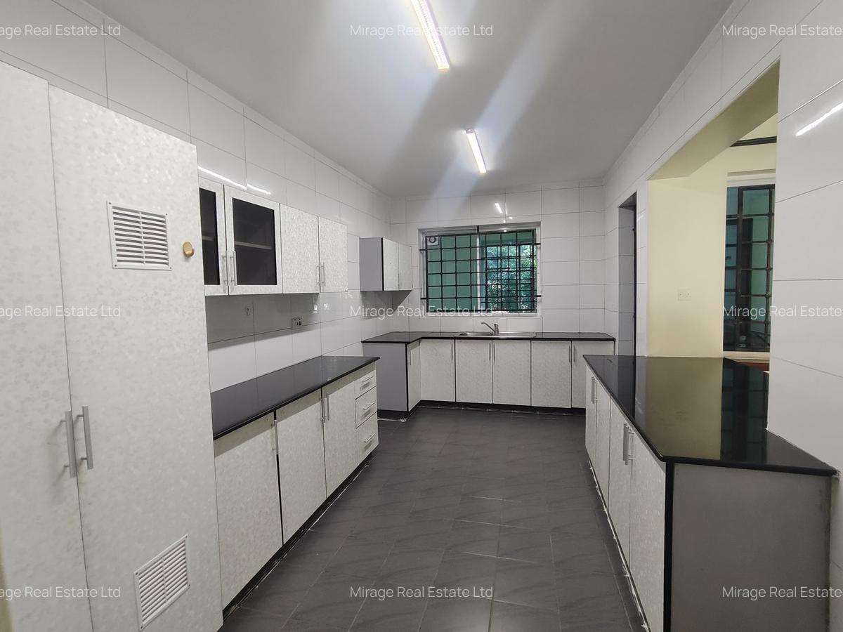 3 Bed Apartment with En Suite in Rhapta Road - 3