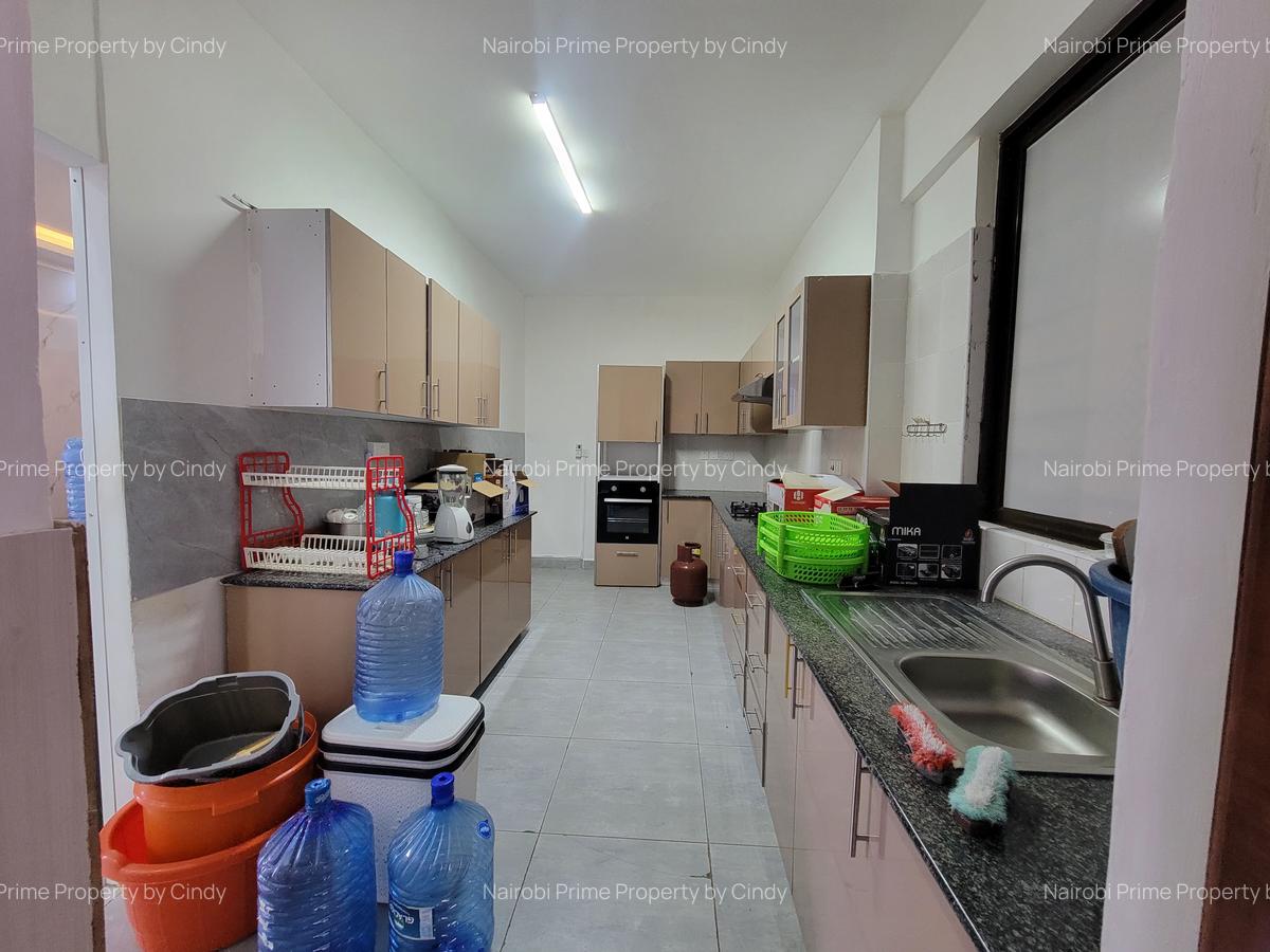 Serviced 4 Bed Apartment with En Suite at 2Nd Avenue - 9