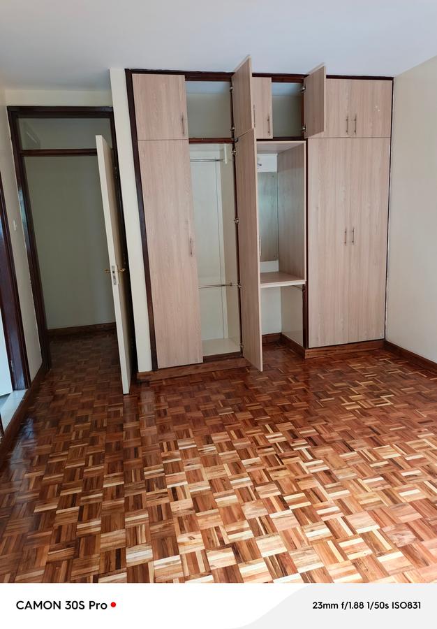 4 Bed Apartment with En Suite at Lavington - 10 4 Bed Apartment with En Suite at Lavington - 10