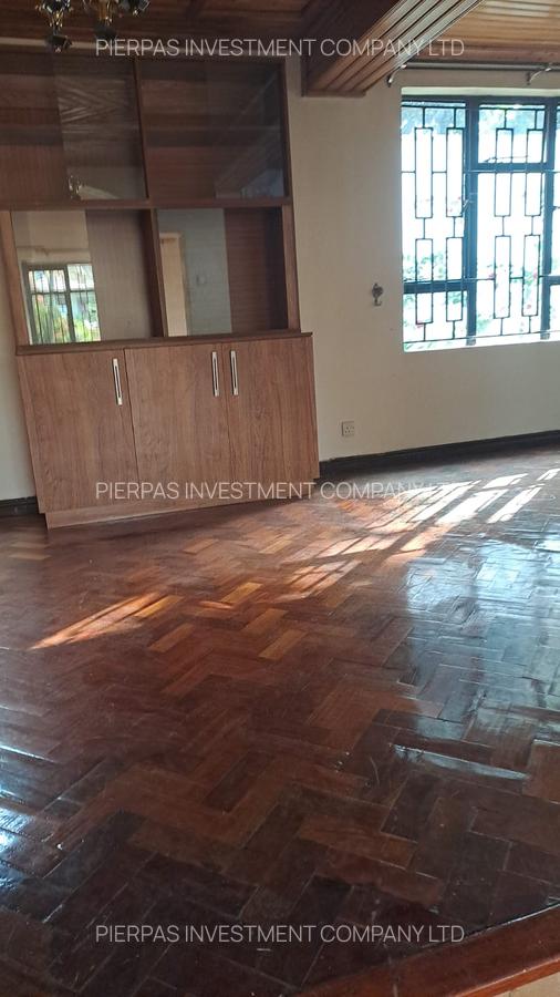 5 Bed Townhouse with En Suite in Runda - 20