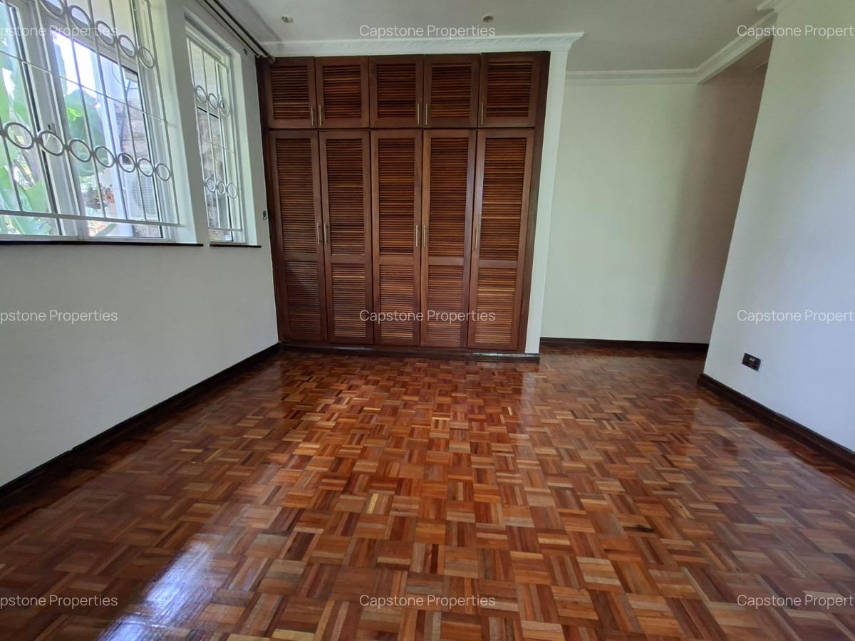 4 Bed House with En Suite in Runda - 11