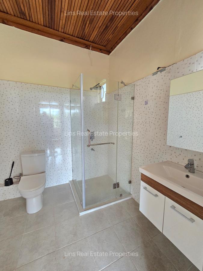 4 Bed House with En Suite in Runda - 16