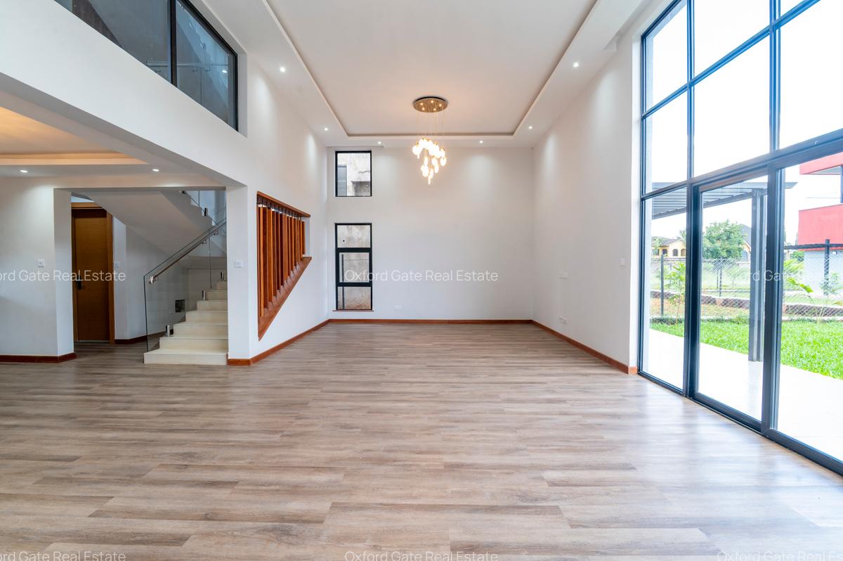 4 Bed Townhouse with En Suite at Membley - 14