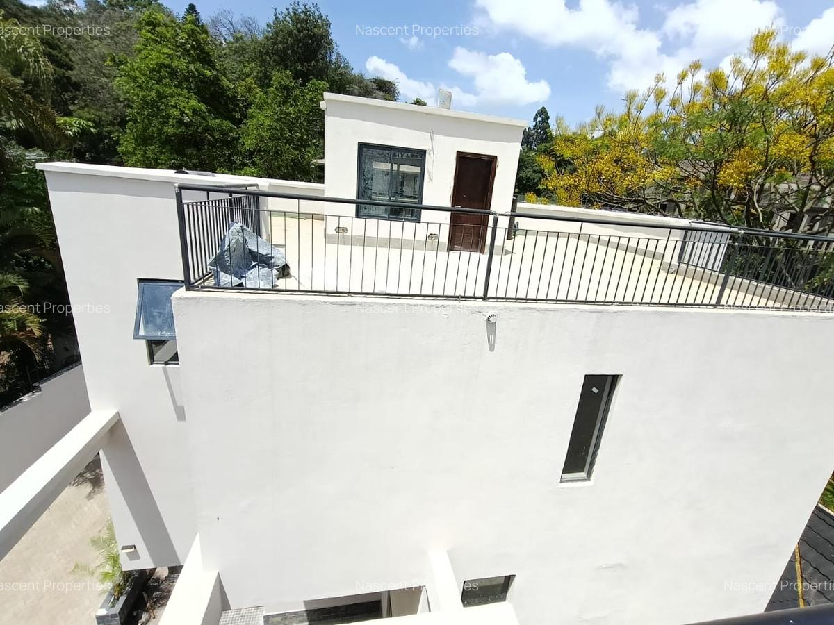5 Bed Villa with En Suite in Lavington - 4