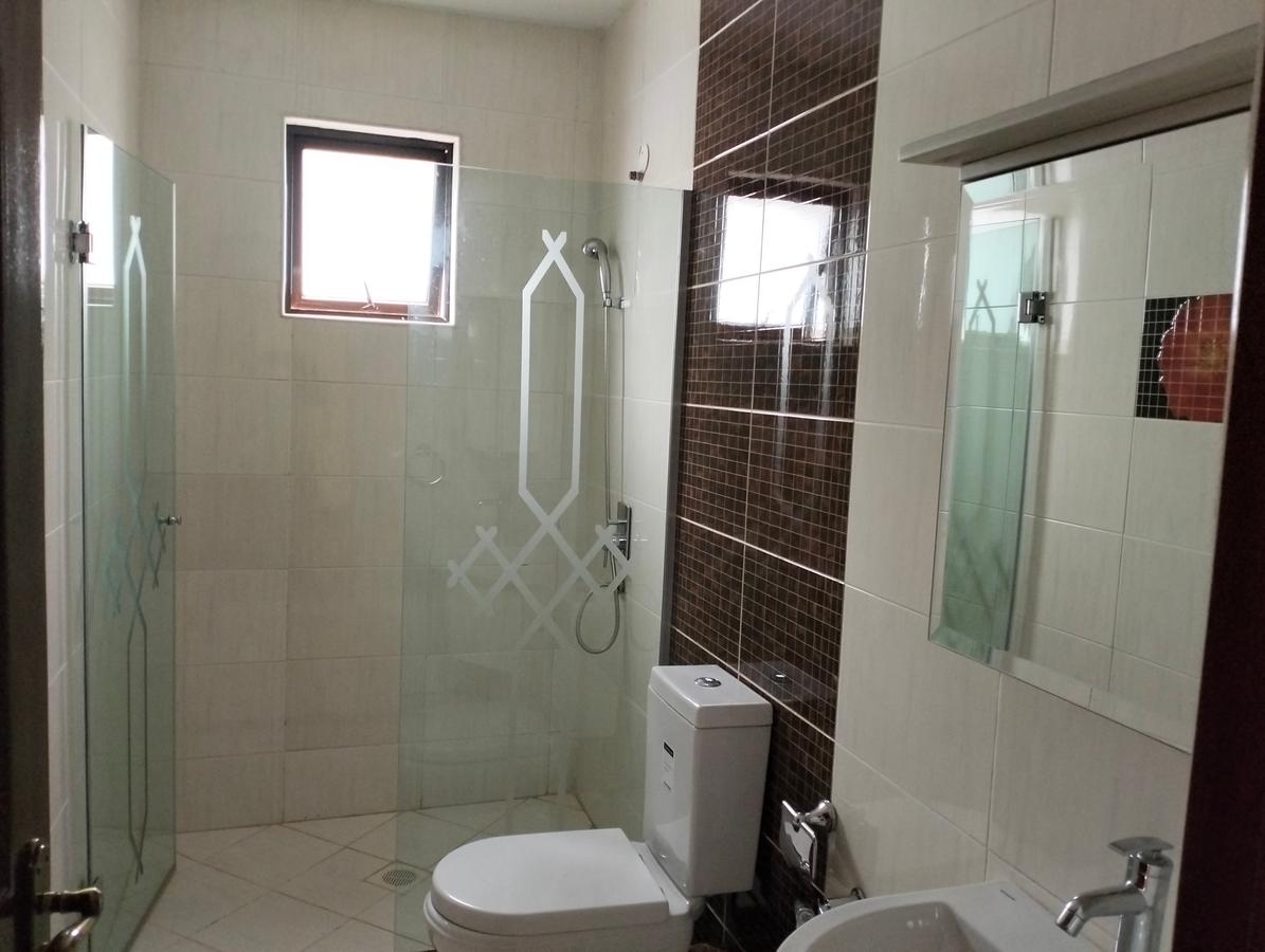 5 Bed Townhouse with En Suite in Westlands Area - 10