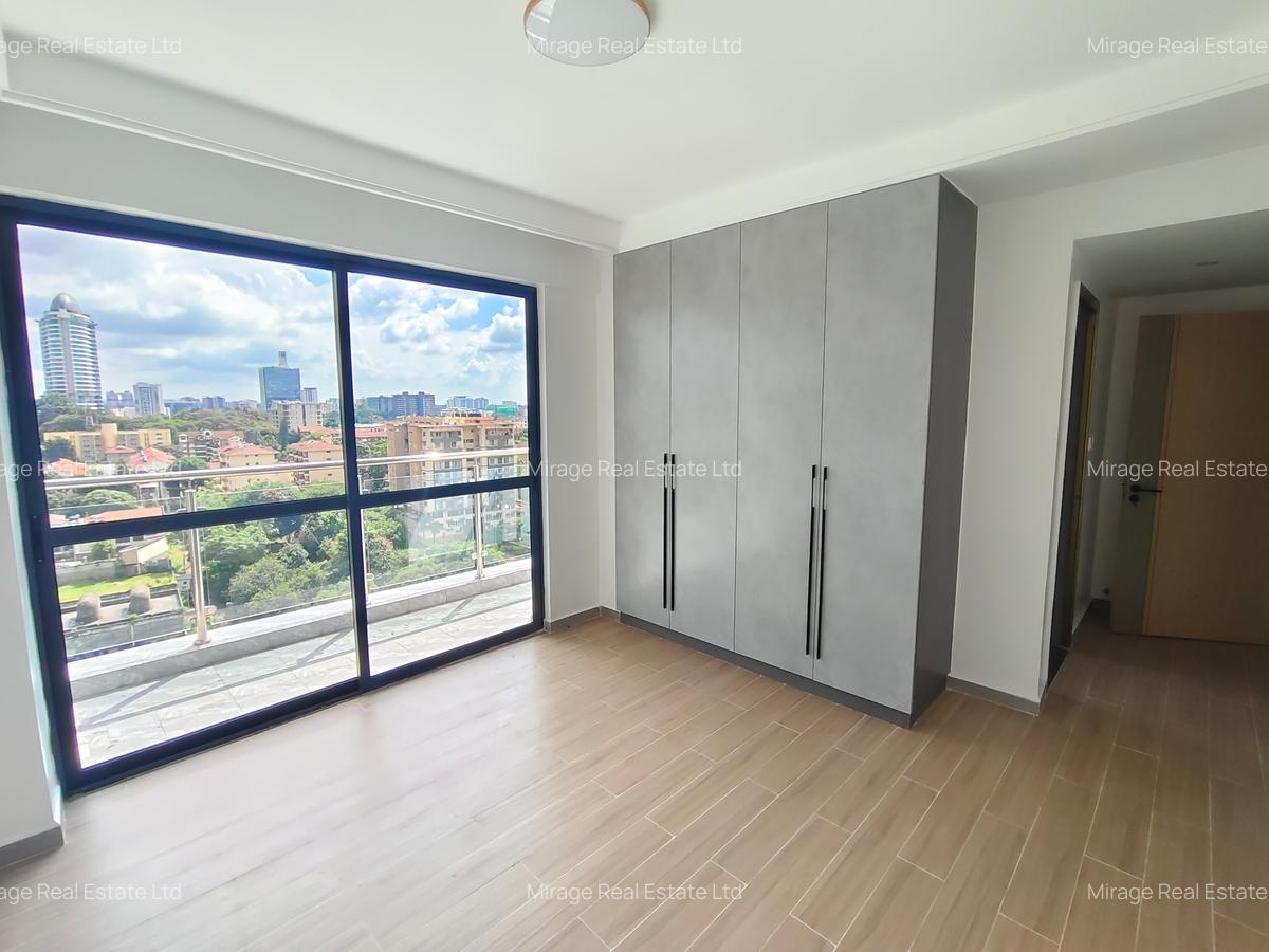 3 Bed Apartment with Gym in Riverside - 5
