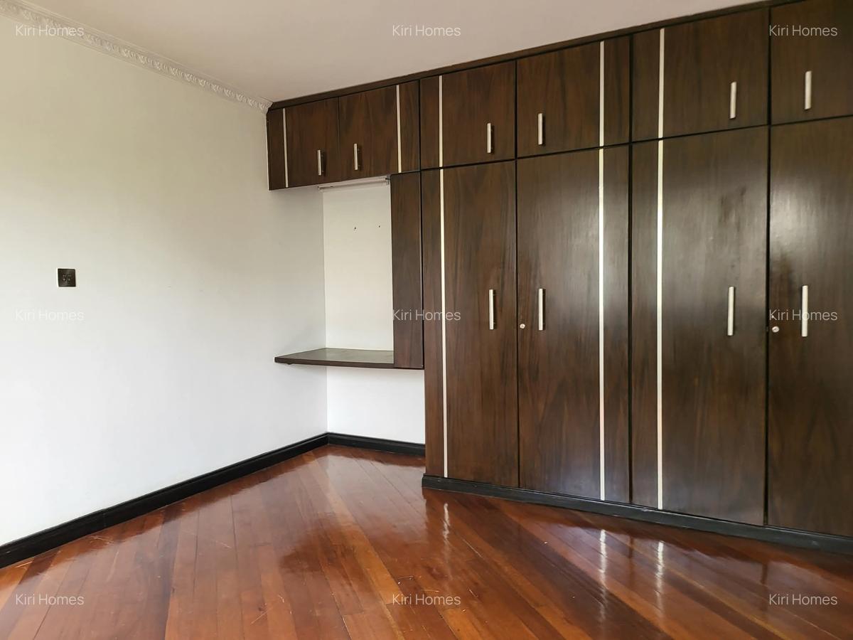 5 Bed Townhouse with En Suite in Runda - 16
