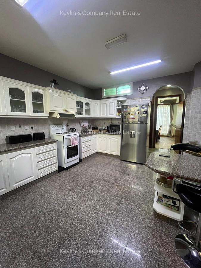 5 Bed Townhouse with En Suite in Riverside - 12