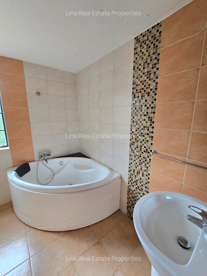 5 Bed Townhouse with En Suite in Lavington - 14