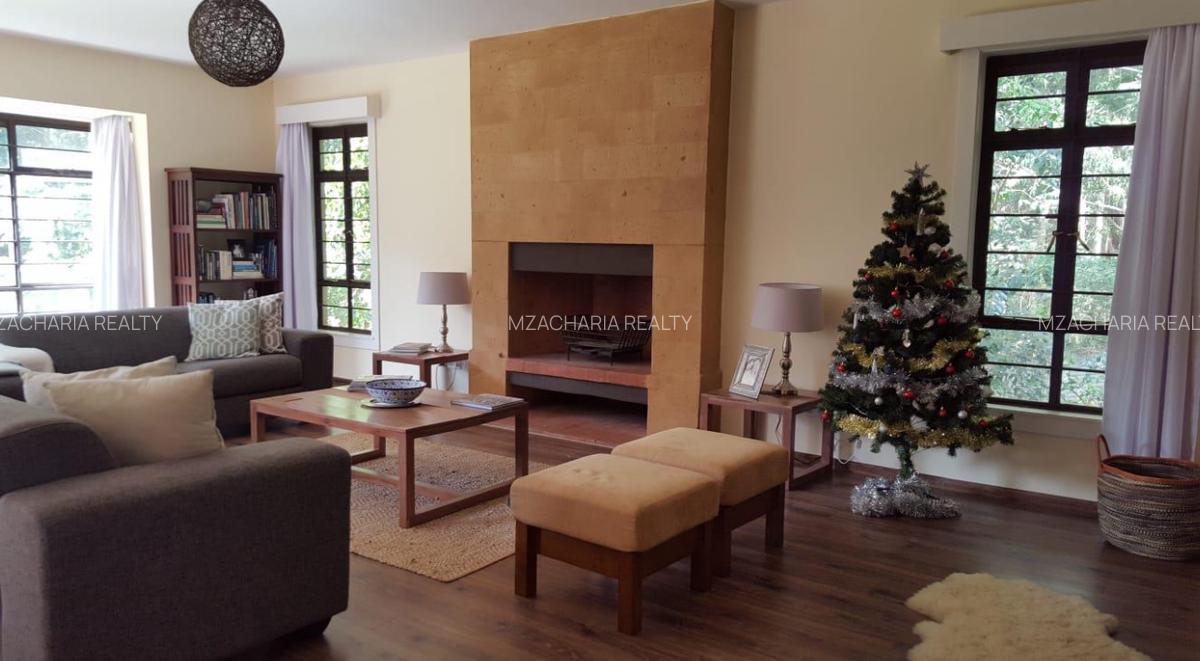 5 Bed Villa with En Suite in Rosslyn - 5