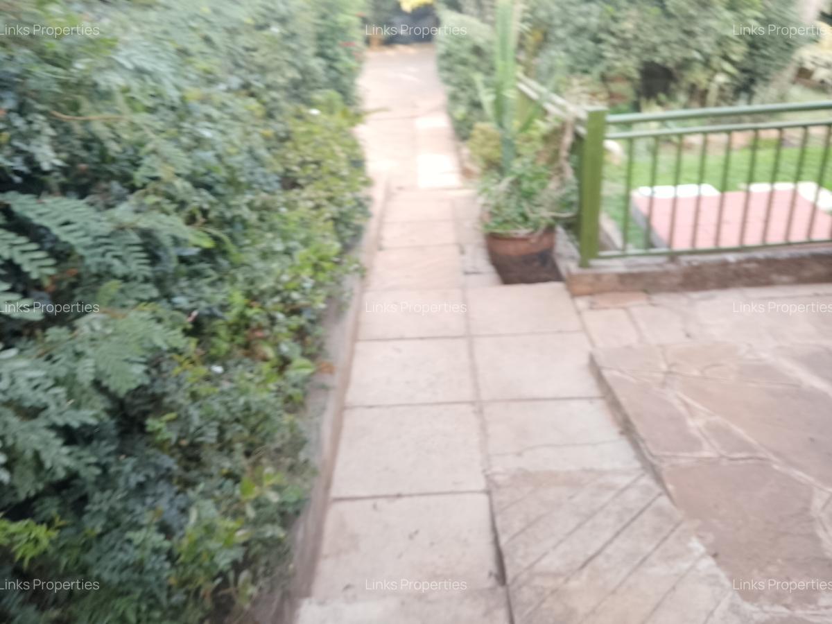 1 Bed House with En Suite at Karen - 11