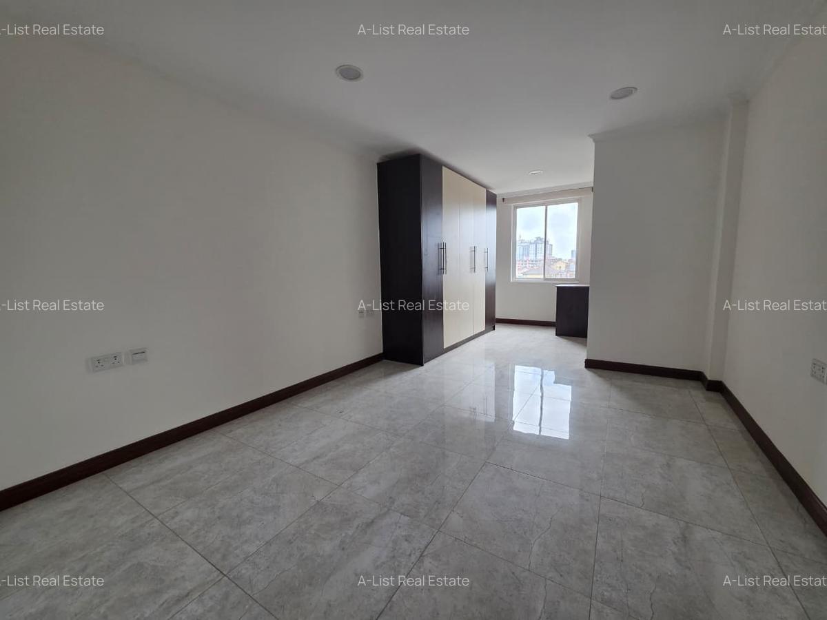 4 Bed Apartment with En Suite at Argwings Kodhek - 16