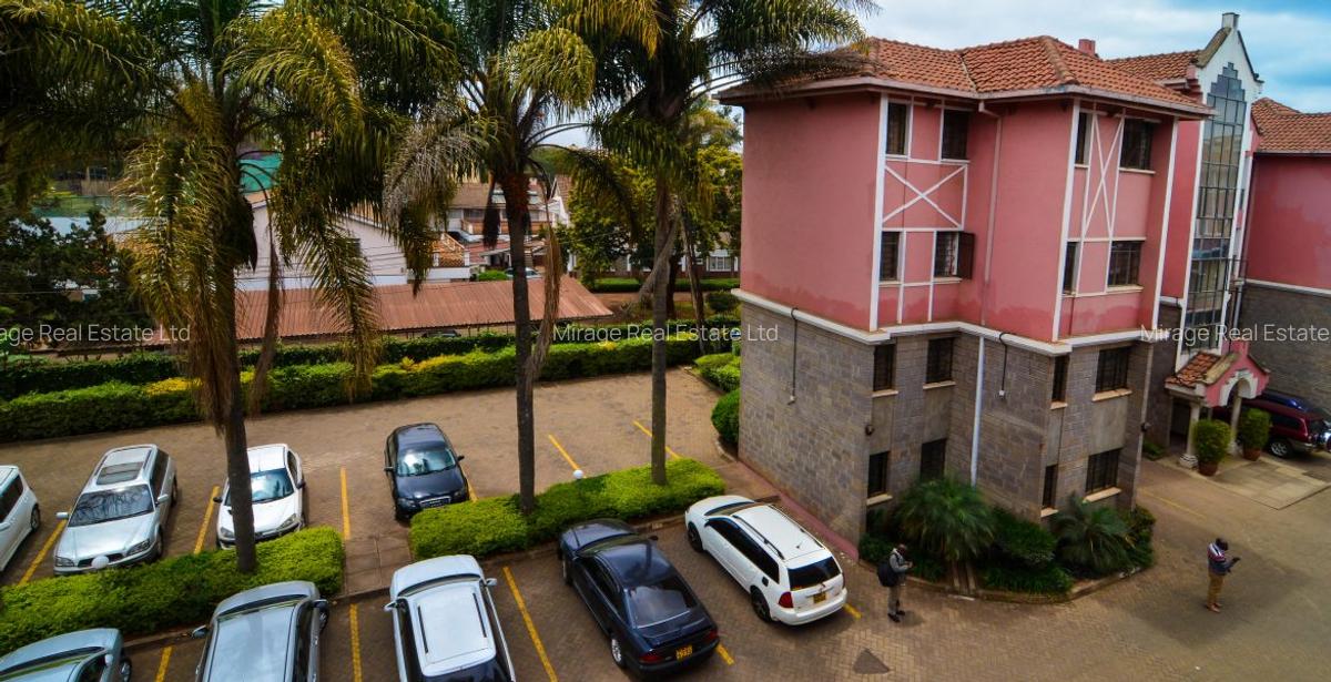 2 Bed Apartment with En Suite in Lavington - 8