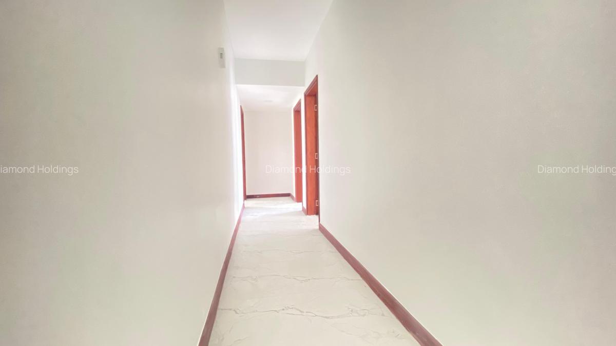 3 Bed Apartment with En Suite at Parklands - 7