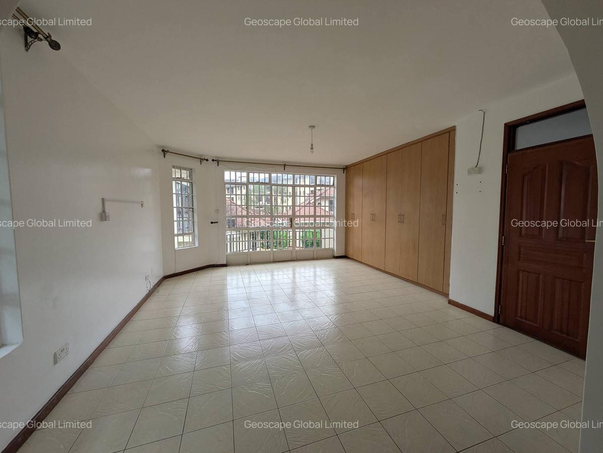 4 Bed Townhouse with En Suite in Spring Valley - 4