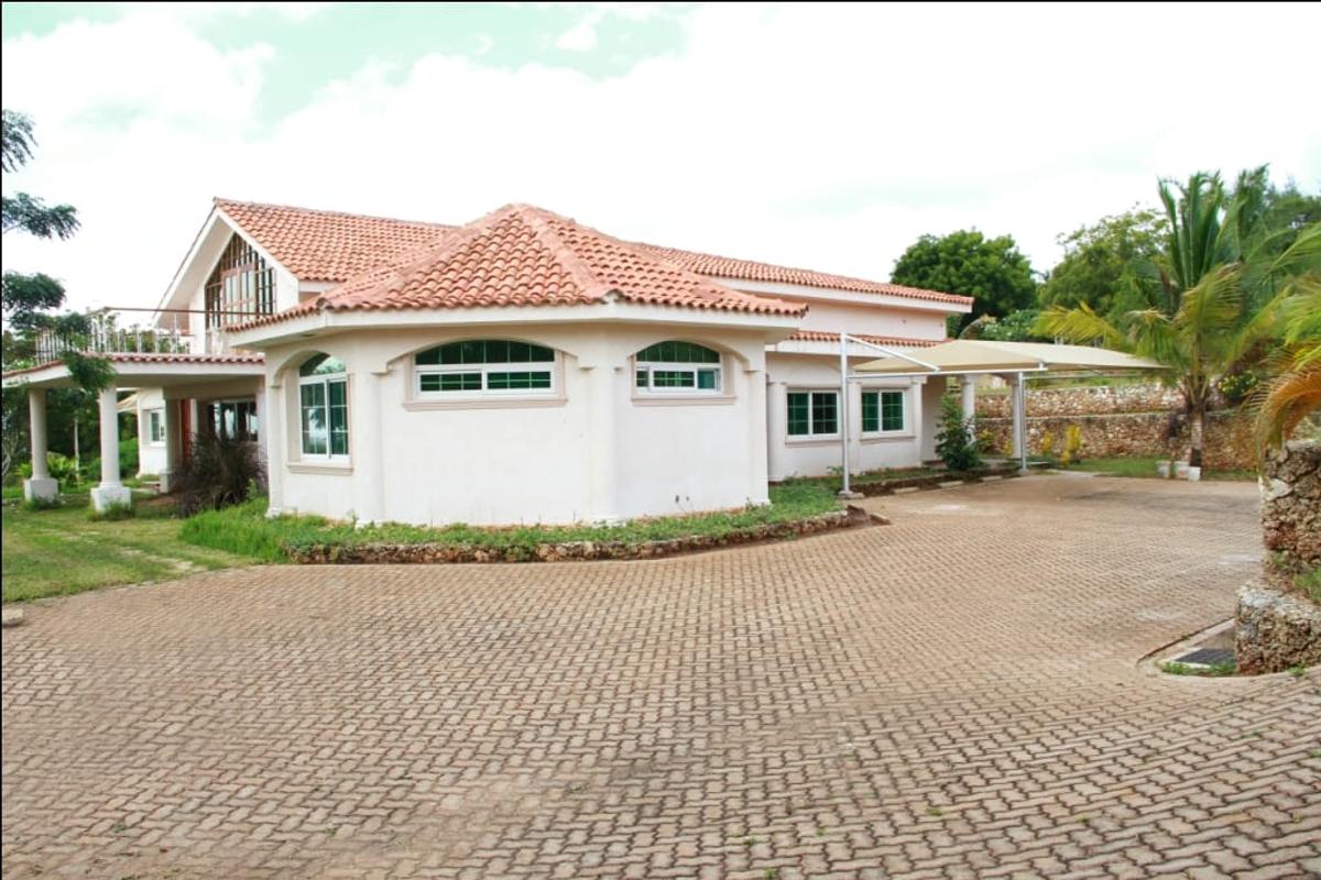 5 Bed Villa with En Suite in Vipingo - 16