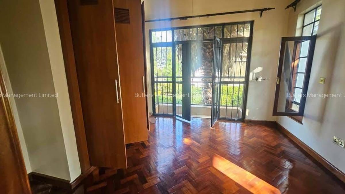 4 Bed Townhouse with En Suite in Kiambu Road - 15