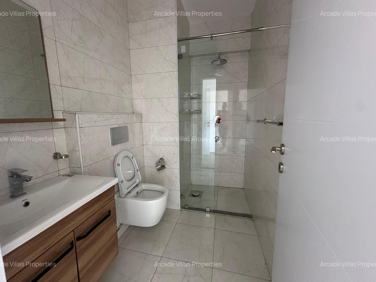 2 Bed Apartment with En Suite in Lavington - 9