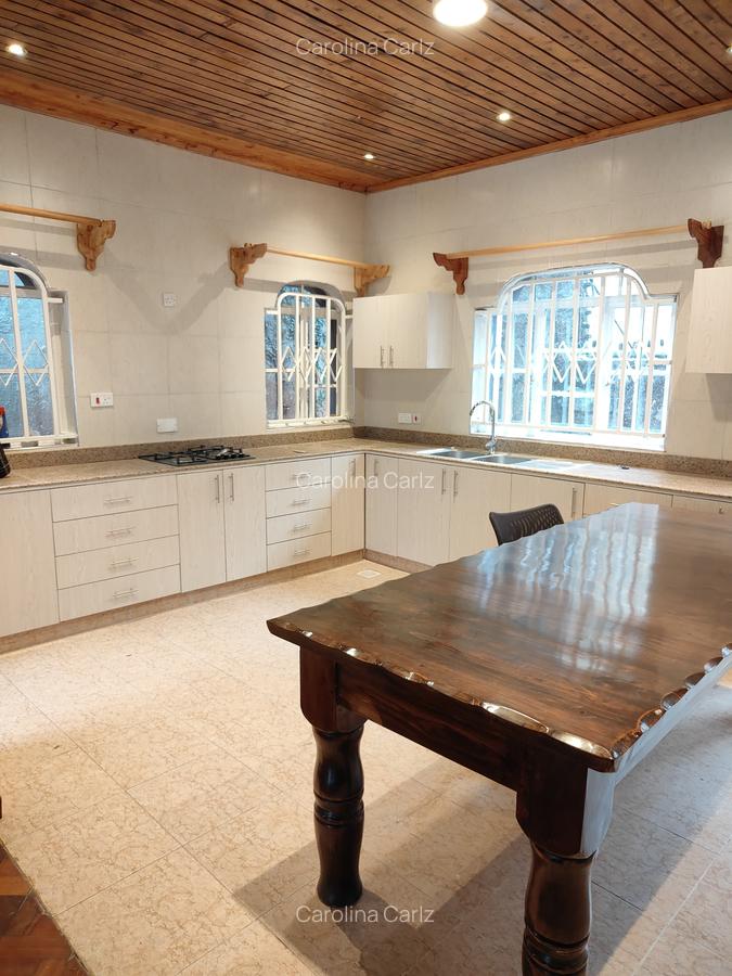 4 Bed Townhouse with En Suite at Westlands - 5