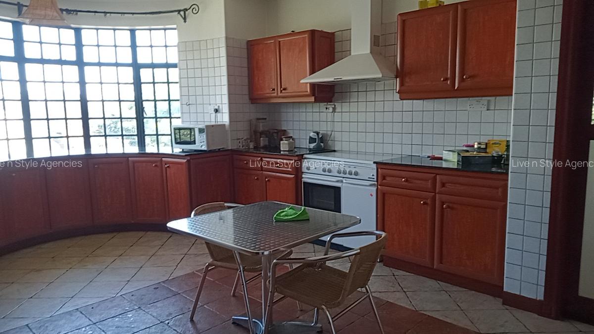 4 Bed House with En Suite in Runda - 15