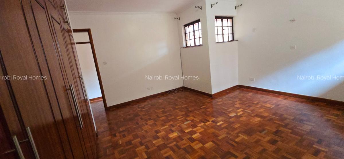 5 Bed Townhouse with En Suite at Lavington Green - 18
