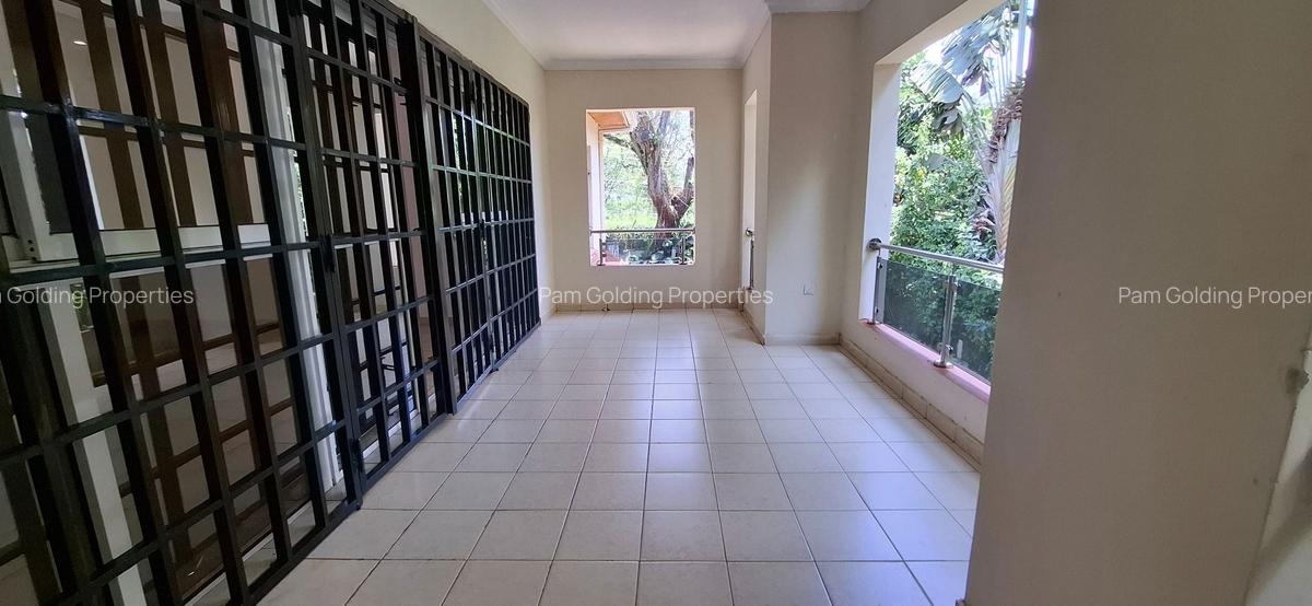 4 Bed House at Ridgeways Road - 9