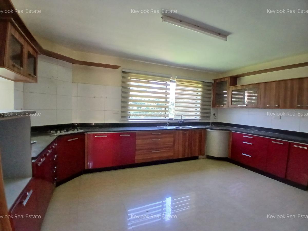 5 Bed Townhouse with En Suite at Gravelia Groove - 20