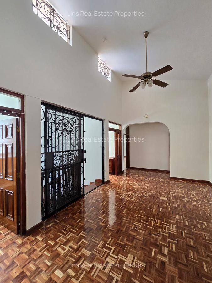 5 Bed House with En Suite in Nyari - 6