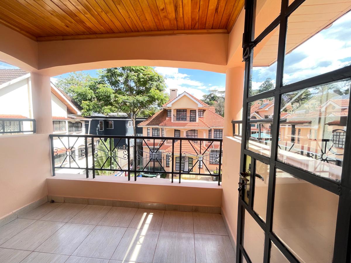 5 Bed Townhouse with En Suite in Lavington - 14