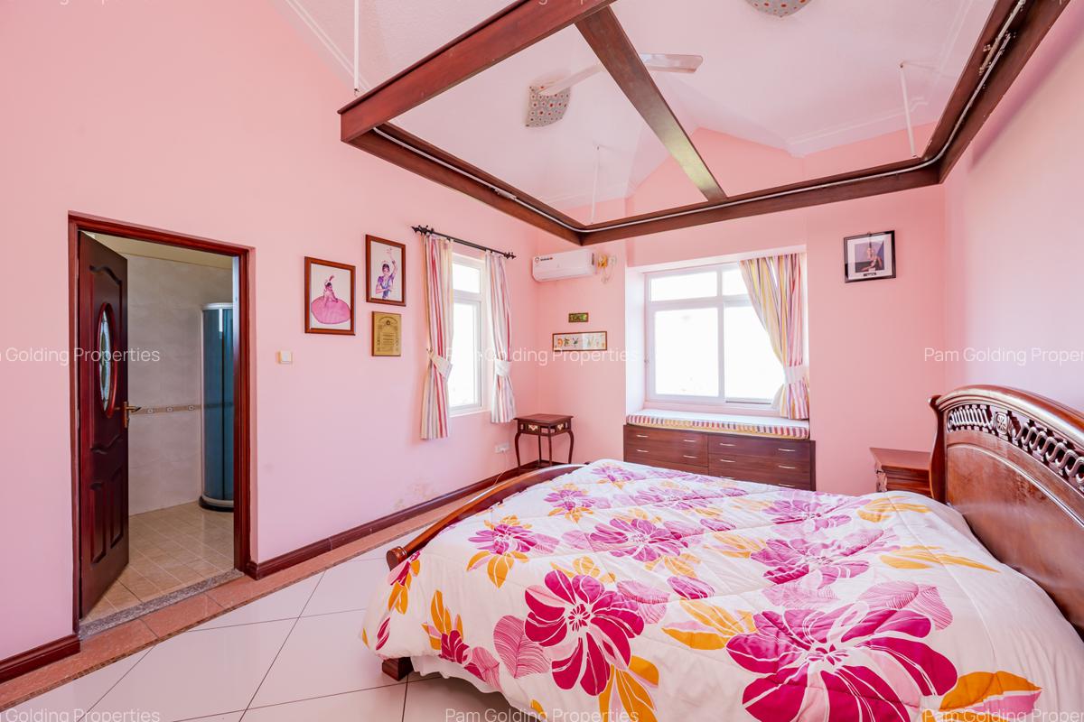 Furnished 3 Bed Apartment with En Suite at Cement Road - 19