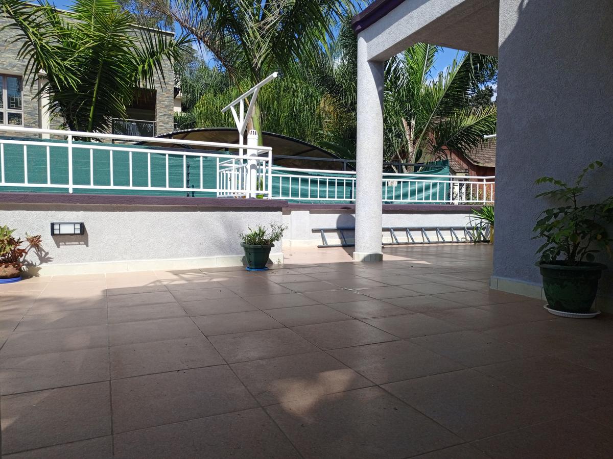 4 Bed Townhouse with En Suite at Bendera - 5