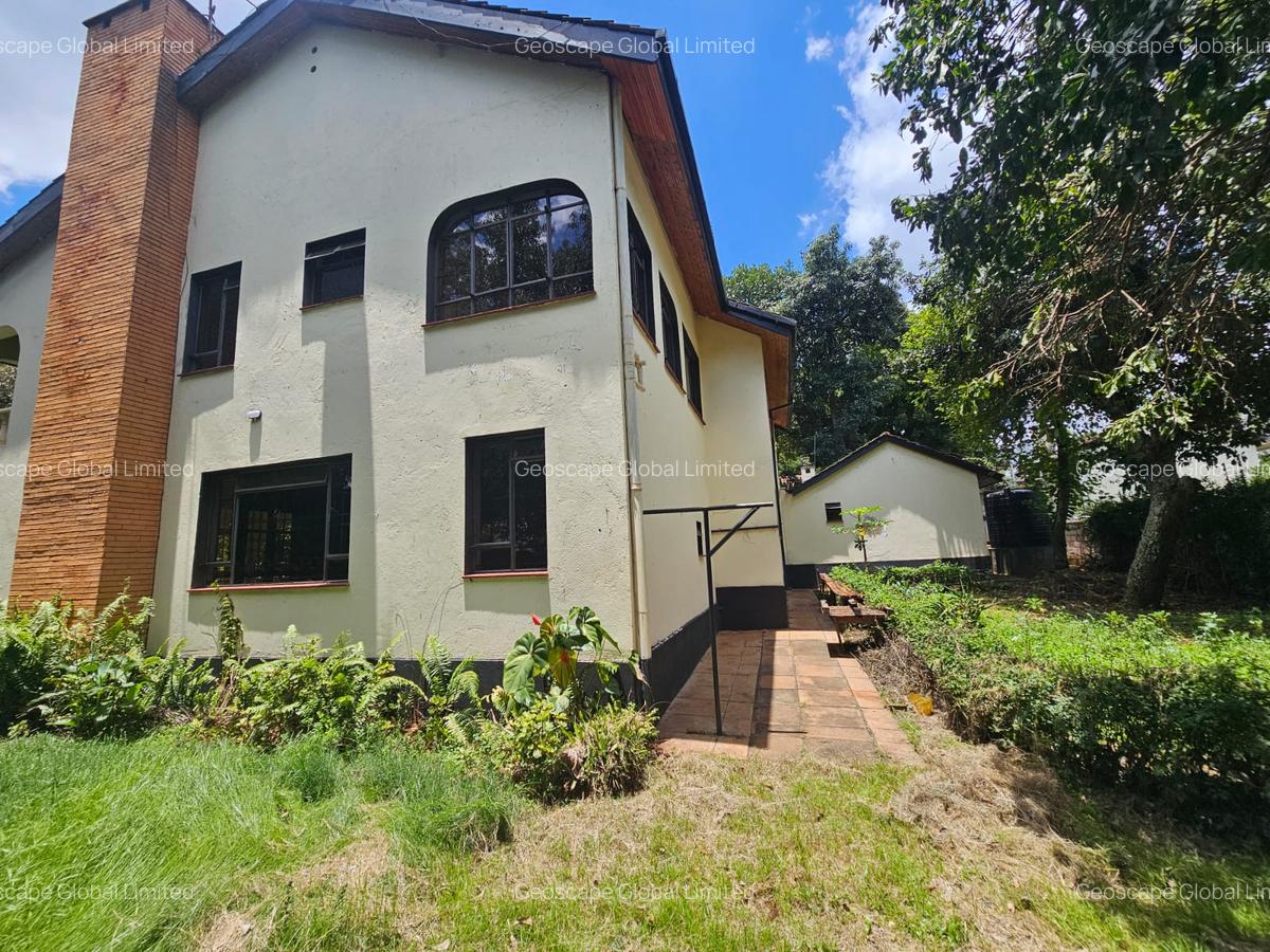 5 Bed House with En Suite in Nyari - 1