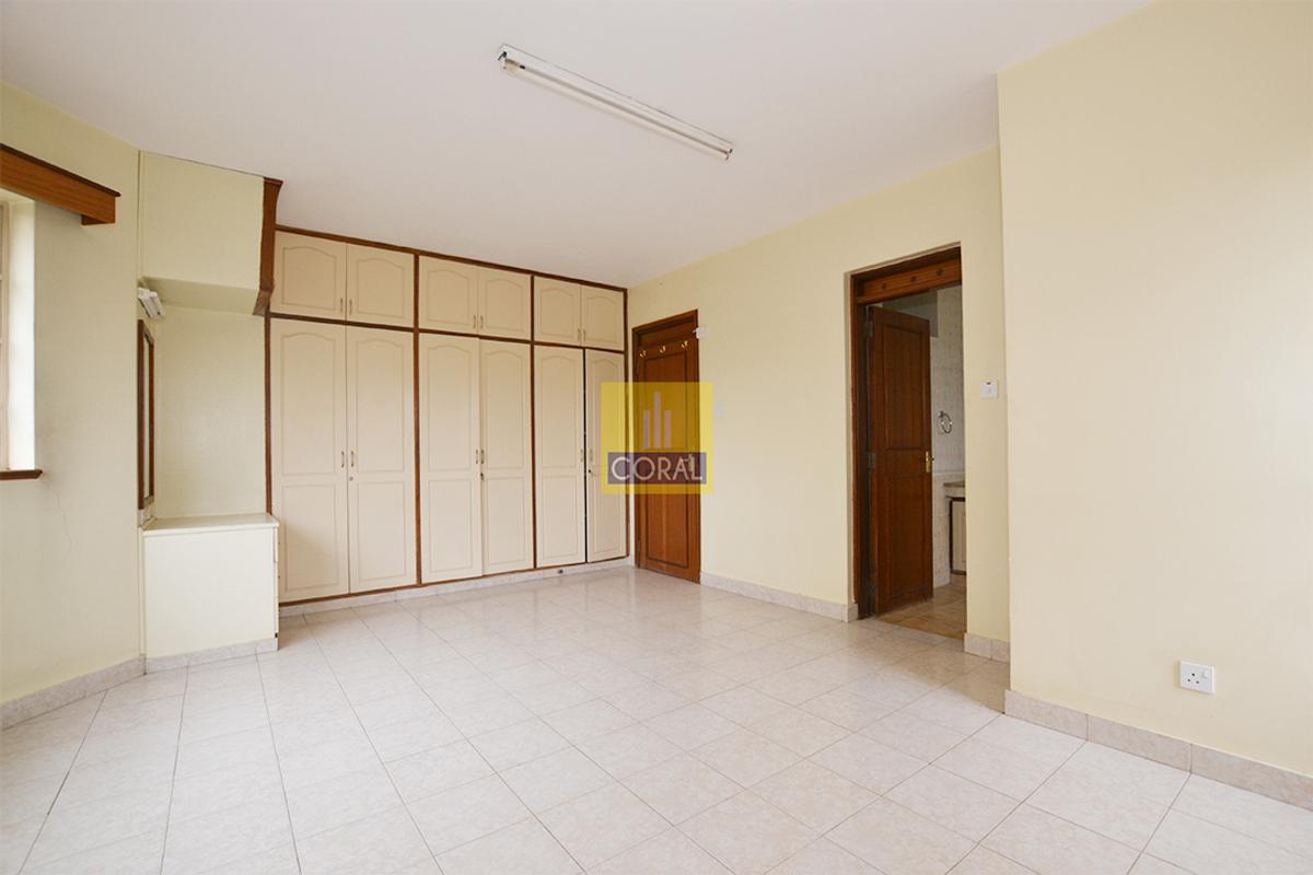 4 Bed Apartment with Parking in Parklands - 13