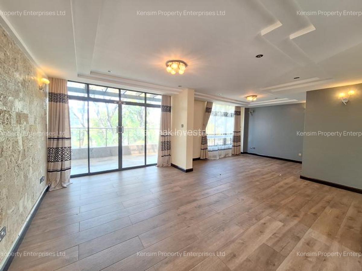 5 Bed Townhouse with En Suite in Lavington - 12