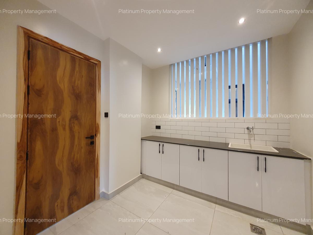 3 Bed Apartment with En Suite at Peponi Rd - 6