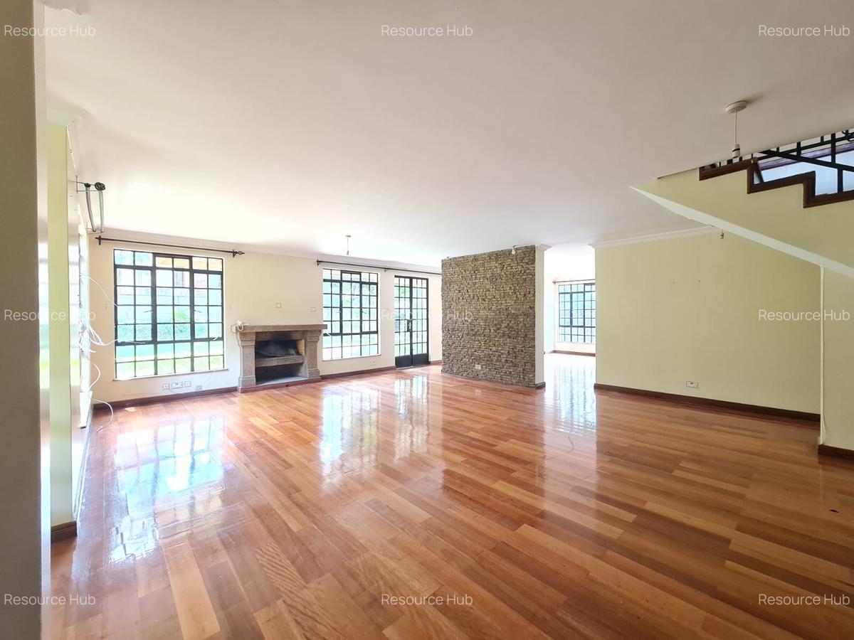 4 Bed House with En Suite at Hardy - 6