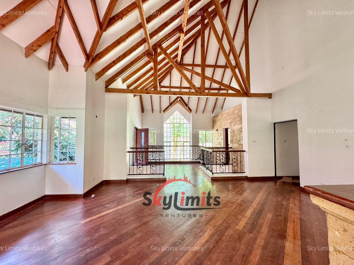 5 Bed Townhouse with En Suite in Rosslyn - 4