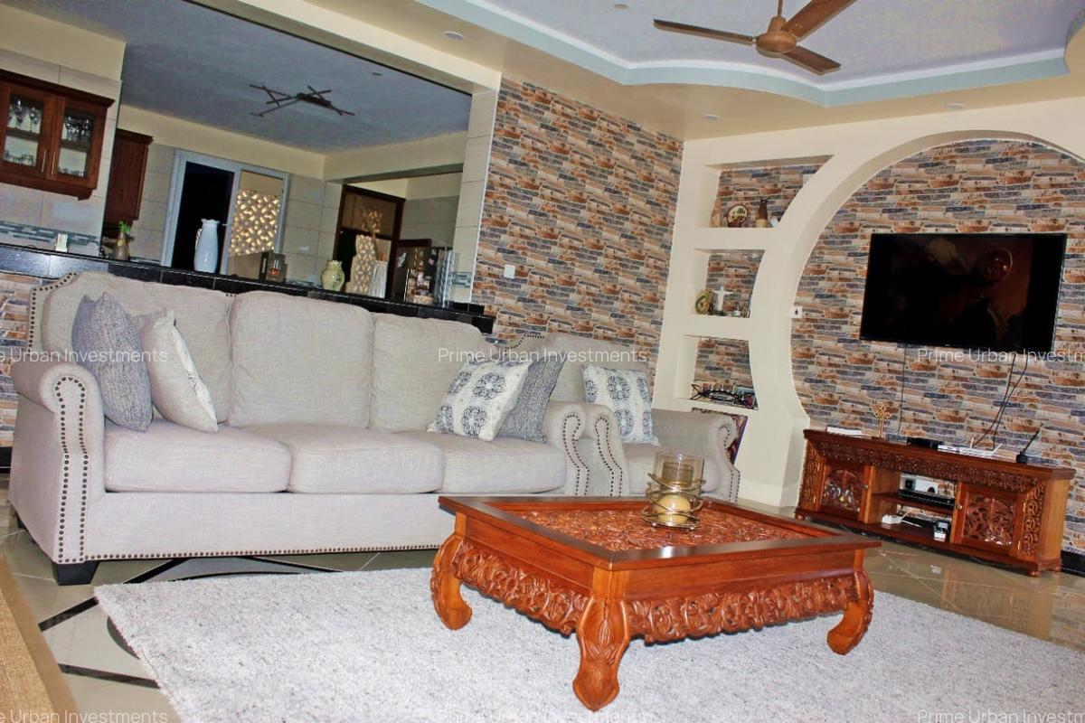 Serviced 3 Bed Apartment with En Suite in Nyali Area - 12