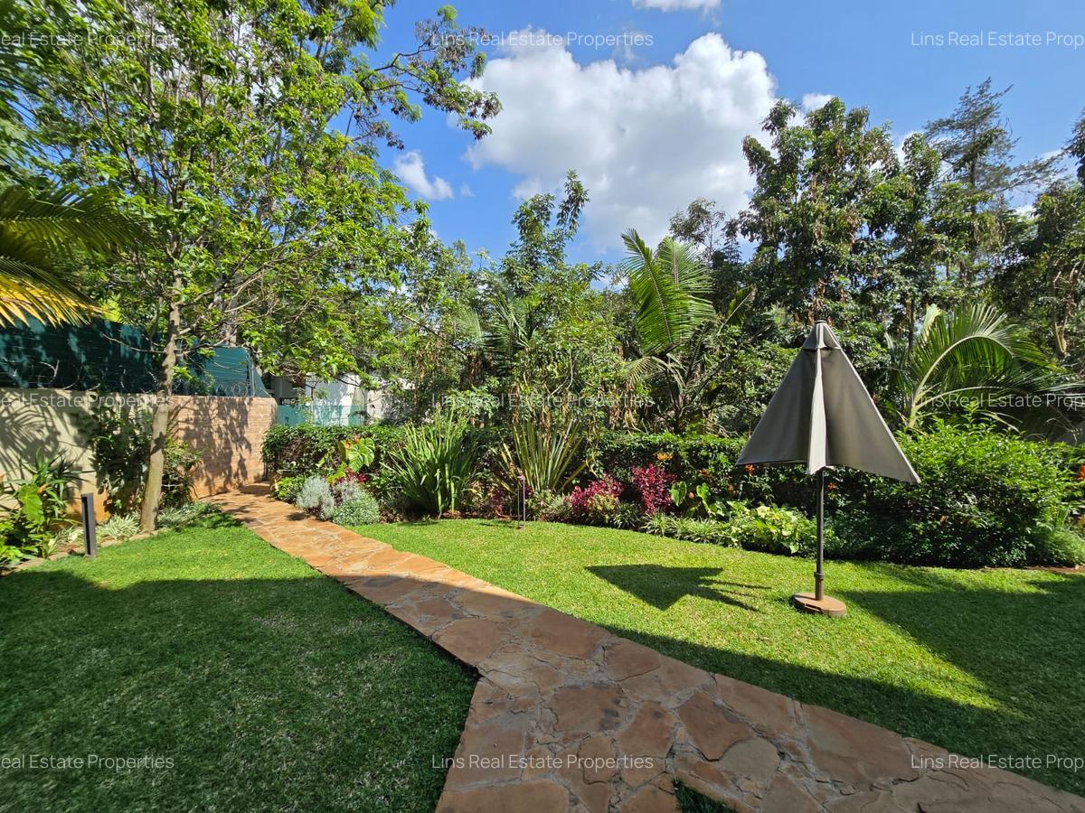 5 Bed Townhouse with En Suite in Lavington - 3