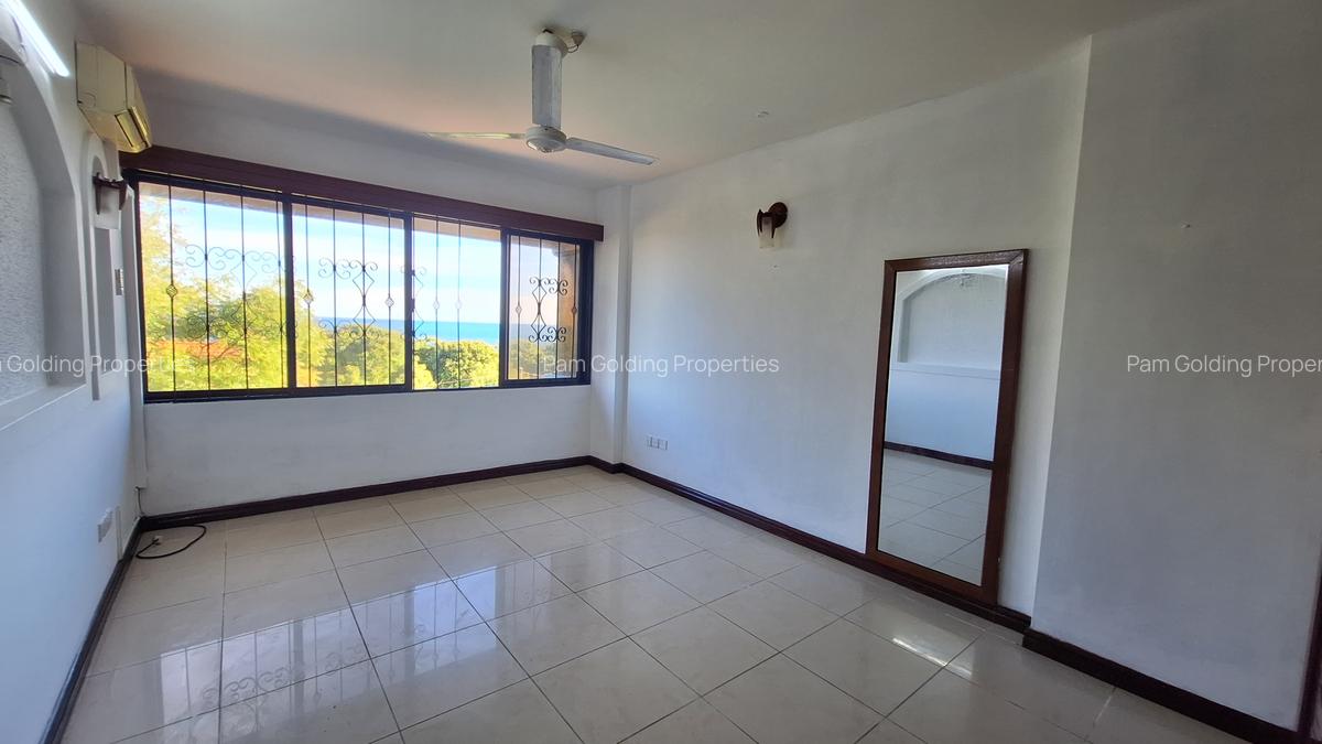 4 Bed Apartment with En Suite at Kaunda Avenue - 2