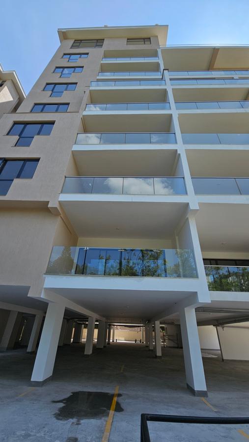 3 Bed Apartment with En Suite in Lavington - 9