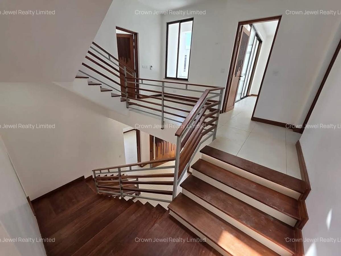 5 Bed Villa with En Suite in Nyali Area - 7