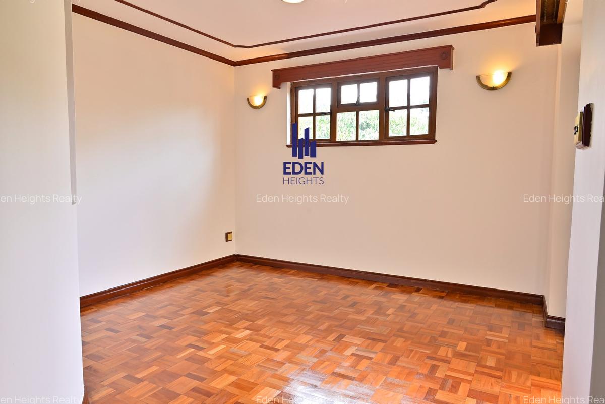 4 Bed Townhouse with En Suite in Lavington - 5
